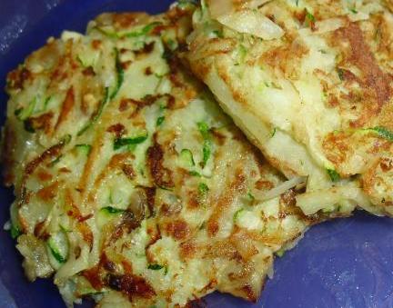 Baby's zucchini & potato cakes